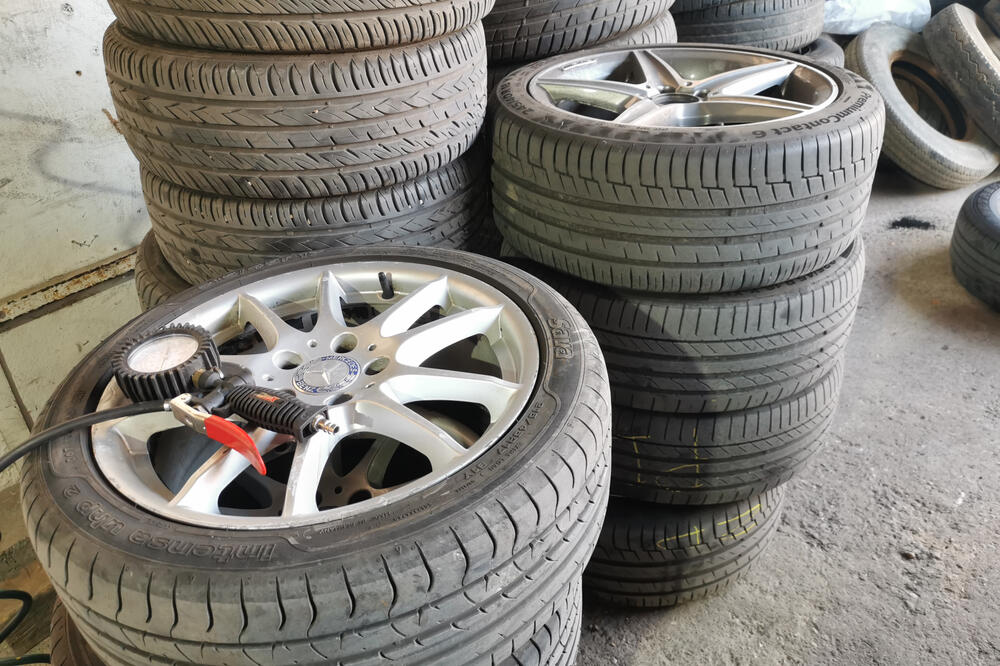 Ako nemate zimske gume, kazna ide i do 6.000 evra! Ova zemlja u komšiluku od 15. novembra kreće sa STROGIM kaznama