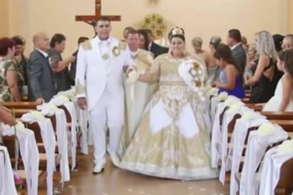 NAJSKUPLJA ROMSKA SVADBA IKADA, PREĐENE SVE GRANICE: Od raskoši vam neće biti dobro, a 1 detalj je svima upao u oči