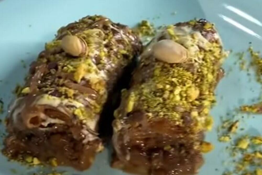 OVAKO PUNJENU BAKLAVU DO SADA NISTE SPREMALI: Odmah ćete ZABORAVITI na TRADICIONALNU kada vidite koliko je SOČNA