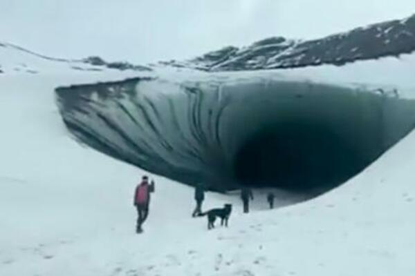 TURISTA POGINUO NA ZABRANJENOJ STAZI: Snimljen trenutak NESREĆE, JEZIVO! (VIDEO)