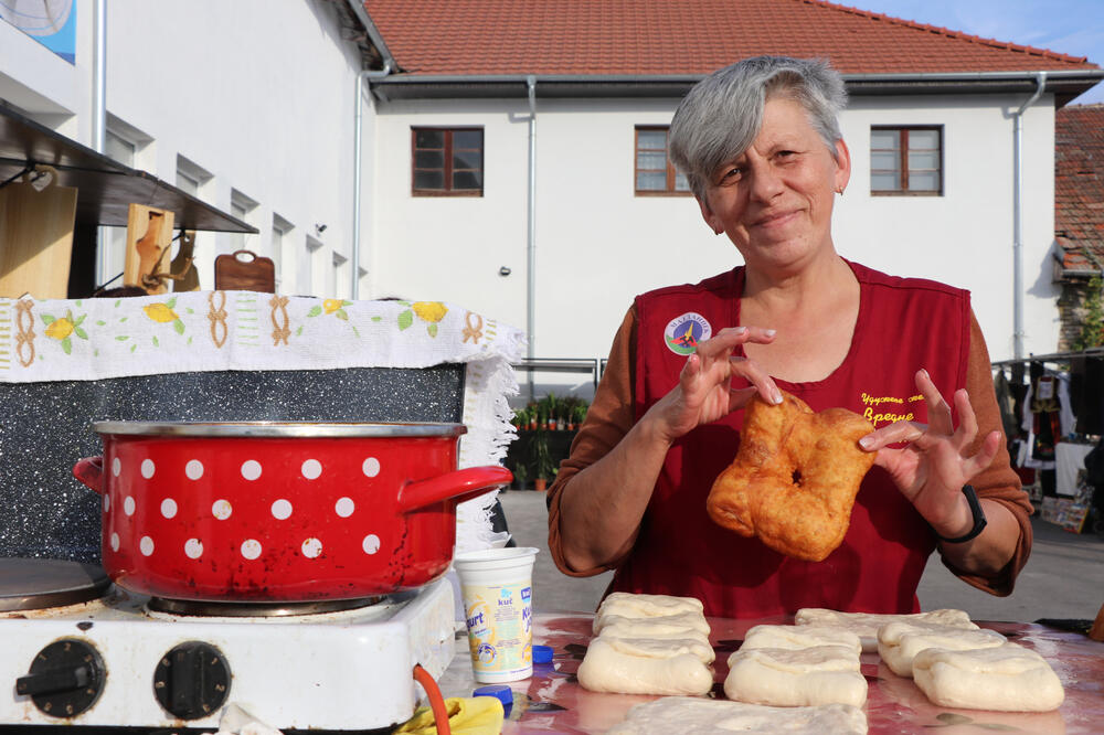 VREDNE VLAJNE VEĆ DECENIJAMA SPREMAJU OVAJ SPECIJALITET: Na njima su odrasle GENERACIJE! (FOTO)