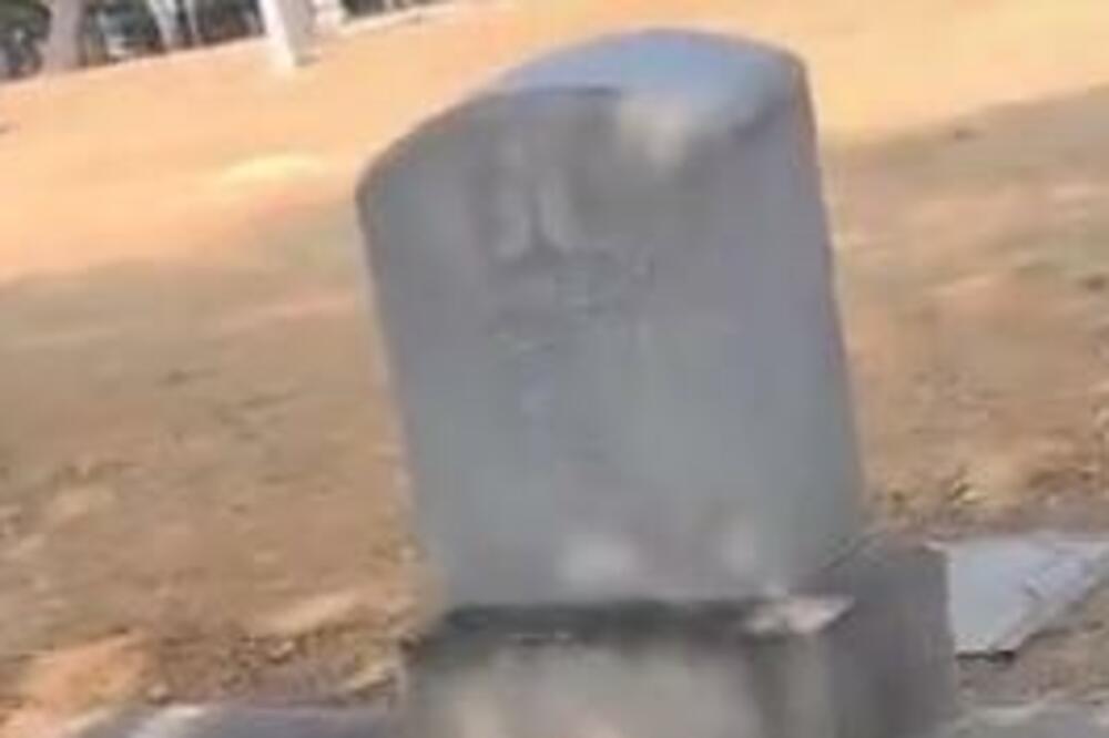 JEZIV PRIZOR NA GROBLJU: Video je da nešto viri, ZALEDIO SE U TRENU (VIDEO)