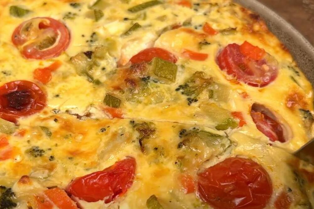 IZLIVENA PITA SA POVRĆEM JE PRAVA VITAMINSKA BOMBA: Ne postoji BOLJI DORUČAK od OVOG (RECEPT)
