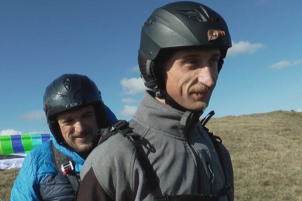 NEVEROVATAN PODVIG MARKA IZ ARILJA: Noga mu je kraća za čak 35 centimetara, ali ovaj HEROJ leti PARAGLAJDEROM! FOTO