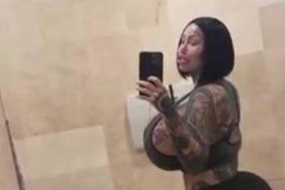 STJUARDESA JU IZBACILA IZ AVIONA ZBOG IZGLEDA: Ona se požalila JAVNO, pa postala GLAVNA META na internetu (VIDEO)