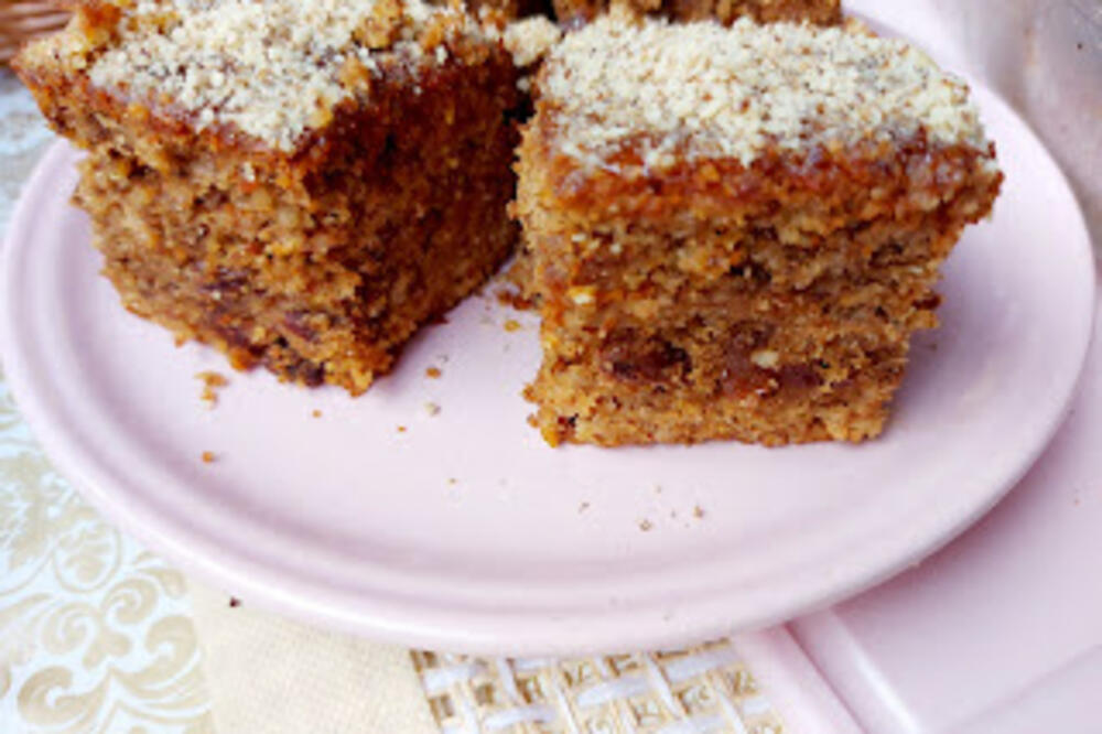 NAJJEDNOSTAVNIJI KOLAČ SA ORASIMA OD 1 JAJETA: Najbolja POSLASTICA za nenajavljene goste, gotova očas posla