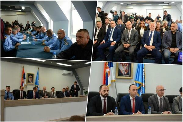 VAŽAN SASTANAK U ZVEČANU: Prisustvovali svi predstavnici Srba u kosovskim institucijama (FOTO)