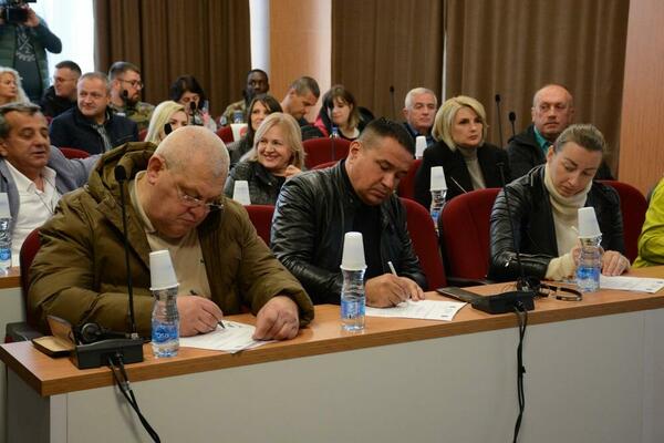 GRADONAČELNICI 4 OPŠTINE NA SEVERU KIM POTVRDILI PODNOŠENJE OSTAVKI: I odbornici lokalnih skupština dali ostavke