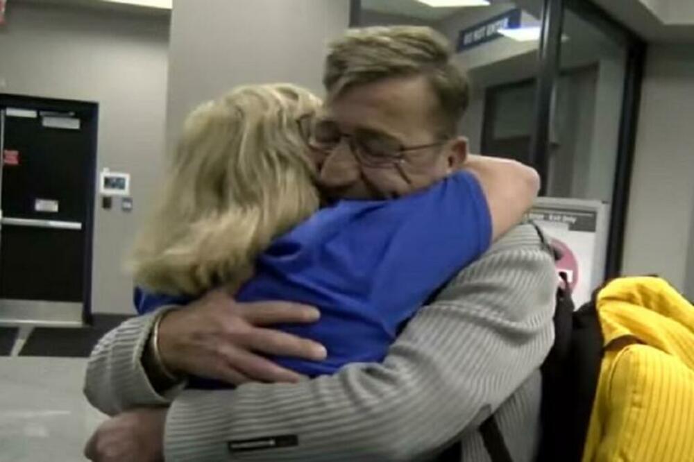 BRAT I SESTRA SE SRELI NAKON 54 GODINE: Ono što je USLEDILO, naježilo je sve (VIDEO)