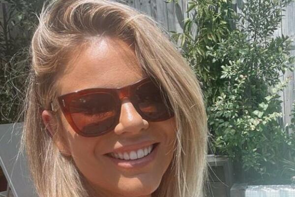 UDALA SE POZNATA VODITELJKA: Verila se pre 3 godine, a sada je STALA NA LUDI KAMEN, tu su i FOTOGRAFIJE!