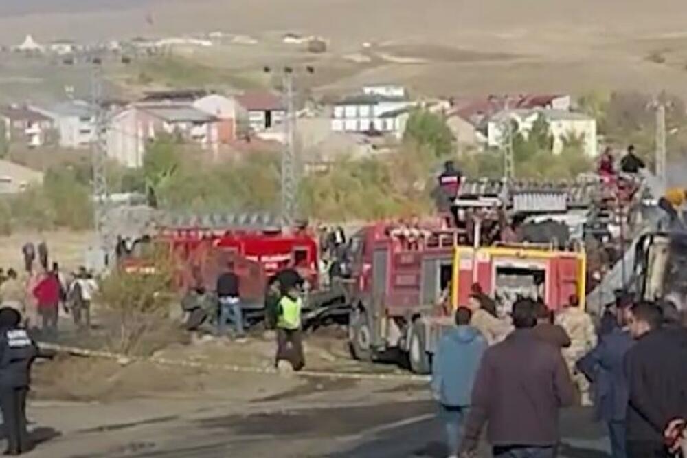 STRAVIČNA NESREĆA U TURSKOJ: Ima POGINULIH u sudaru kamiona i autobusa, oglasio se i Erdogan (VIDEO)