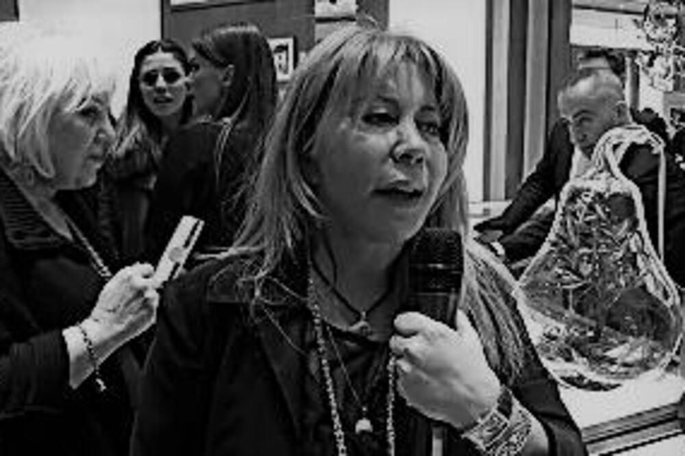 JEDNA OD NAJMOĆNIJIH ŽENA STRADALA U NESREĆI: Otkriveno da je u sve upleten i njen mlađi LJUBAVNIK