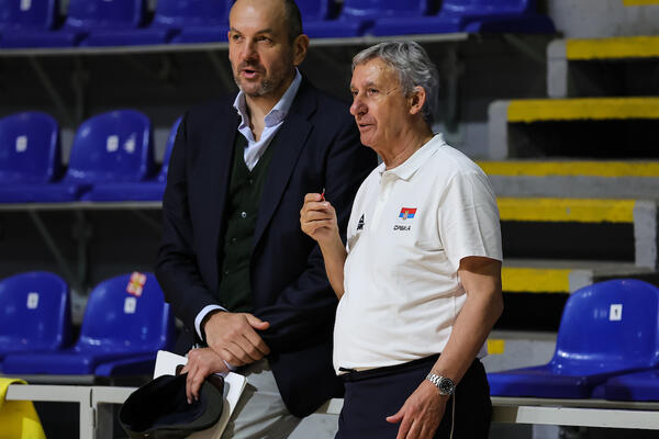 "NISAM DOŠAO DA PRAVIM KARIJERU, NITI DA PIŠEM KNJIGU"! Selektor Pešić bez dlake na jeziku (FOTO)