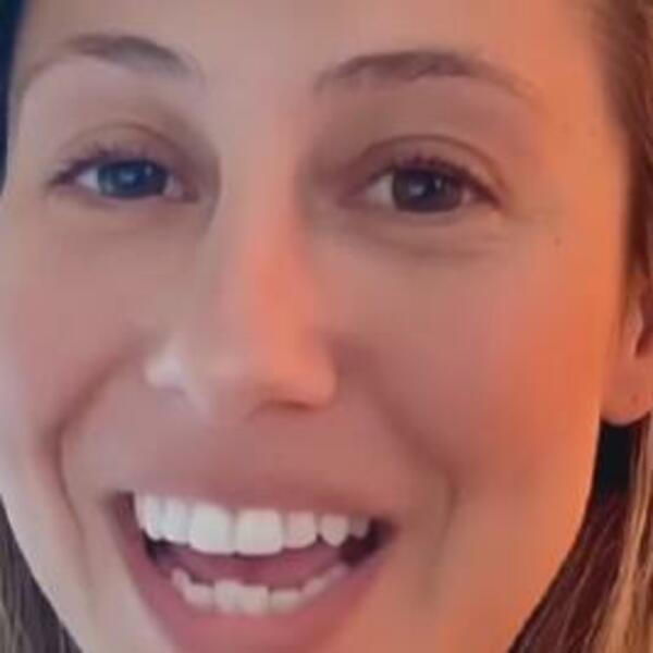 NEĆETE VEROVATI NA KOJI NAČIN OVA DEVOJKA ZARAĐUJE PARE: Ljudi je stalno zovu (VIDEO)