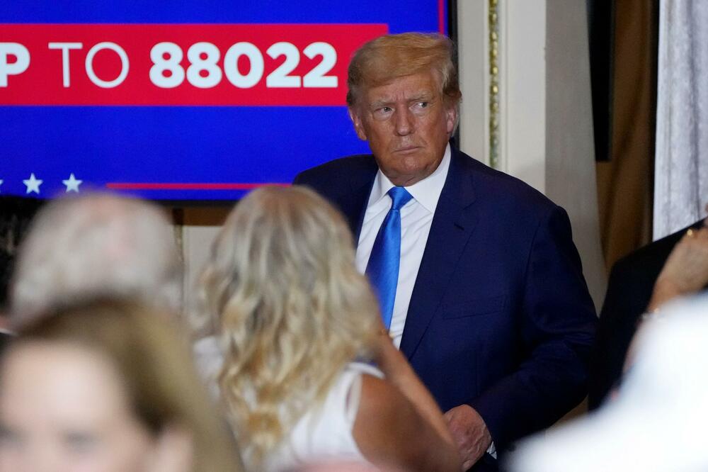 TRAMPOVE PRISTALICE NE HAJU ZA OPTUŽBE PROTIV NJEGA: U kampanji već skupljeno 7 MILIONA od objavljivanja OPTUŽNICE