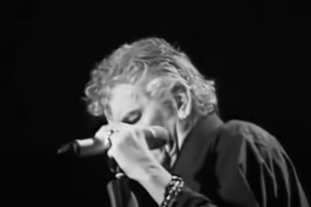 SAOPŠTENE SU NAJGORE VESTI: Umro POZNATI PEVAČ, TUGA