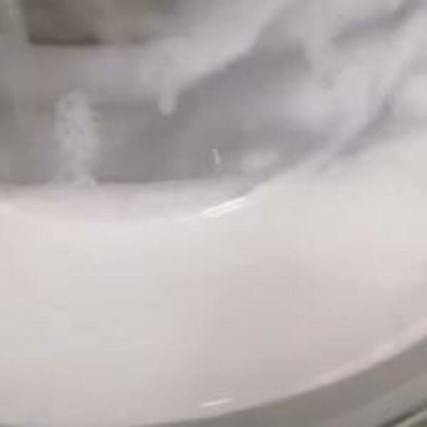 1 SASTOJAK KOJI KOŠTA MANJE OD 30 DINARA DAJE BELOM VEŠU SVEŽINU: Biće vam KRIVO što ga do sada NISTE KORISTILI