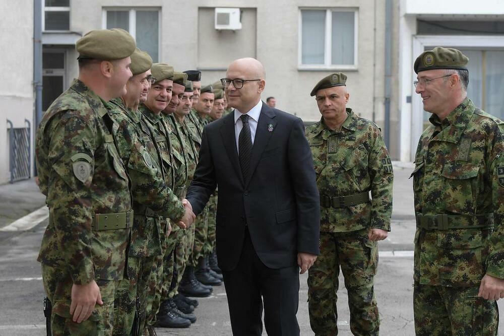 Miloš Vučević u poseti Komandi Kopnene vojske