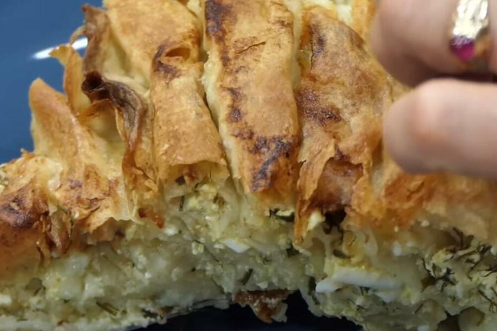 NAPRAVITE HRSKAVU PITU SAVIJAČU SA 2 VRSTE SIRA: Pre stavljanja u RERNU prelijte je sa OVIM (RECEPT)