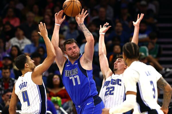 MEDŽIK STOPIRAO LUKU U JURNJAVI ZA ČEJMBRLENOM: Ništa od rekorda Dončića, ali je Durent stigao Džordana! (VIDEO)