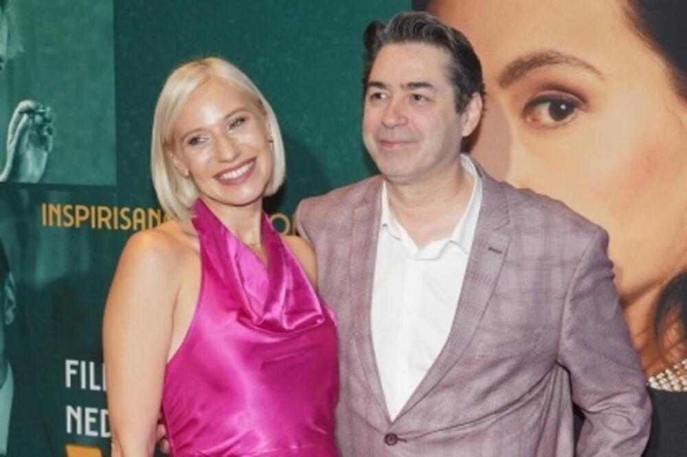 ŠUŠKA SE DA JE MARIJA VELJKOVIĆ TRUDNA, A ONDA SE POJAVILA SA NJIM I SVE PATOSIRALA: Svi bulje u STOMAK, DA LI JE?