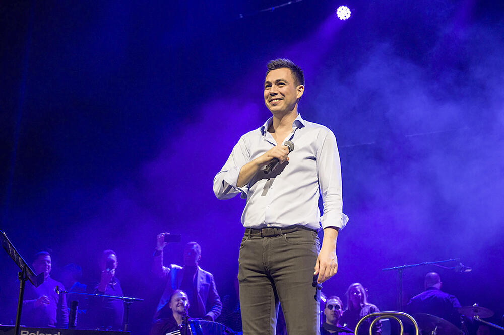 ŽELJKO VASIĆ RASPRODAO PRVI I OTVORIO DRUGI KONCERT U MTS DVORANI