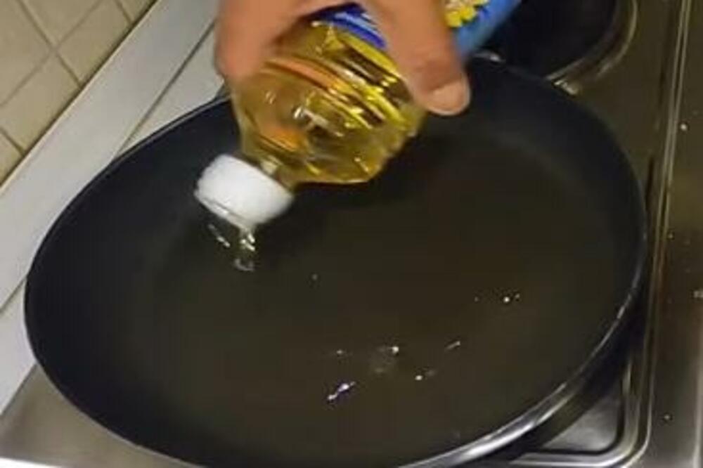 STAVITE OVU NAMIRNICU U TIGANJ I ULJE VIŠE NEĆE PRSKATI: Domaćice, TO vam NIKADA ne bi PALO NA PAMET