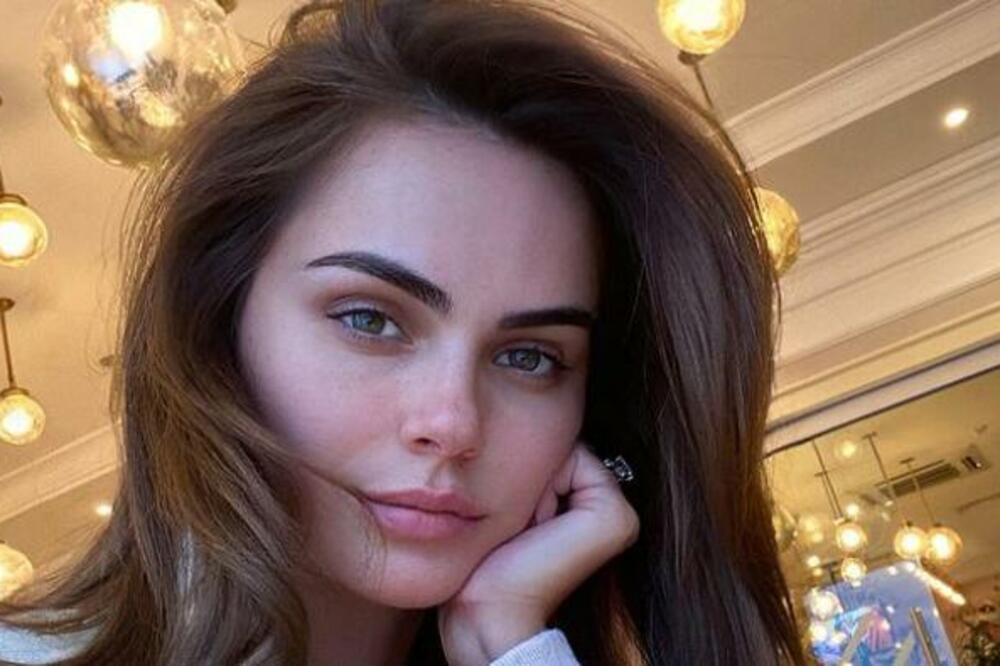 IMA MUŽA BIZNISMENA STARIJEG OD NJE 36 godina: Svi govore da se "DOBRO UVALILA", a ona uzvraća ŠAMAR ovom FOTKOM