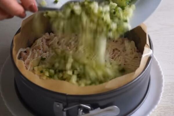 Bolja od ruske, a gotova za 15 minuta: Slavska salata koja je pokorila Srbiju sada je na dohvat ruke