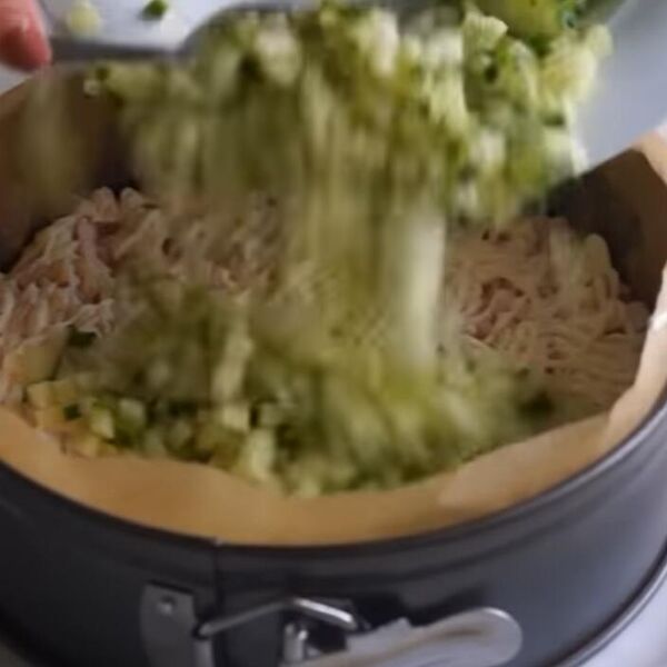 Bolja od ruske, a gotova za 15 minuta: Slavska salata koja je pokorila Srbiju sada je na dohvat ruke