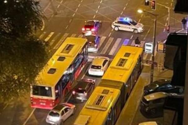 UHAPŠENO 17 VRAČARACA: Blokiran saobraćaj zbog njihovog prevoza!