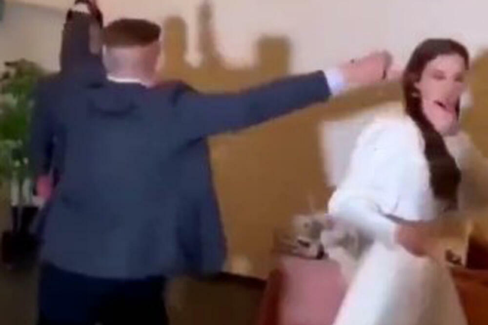 VIC DANA OD KOJEG ĆETE SE VALJATI PO PODU: Oženio Mujo Fatu...