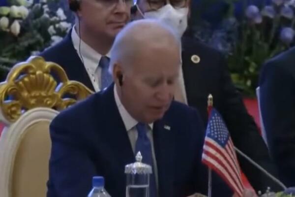 AMERIČKI PREDSEDNIK SVE NASMEJAO OVIM LAPSUSOM: Dokle, Bajdene, dokle?! (VIDEO)