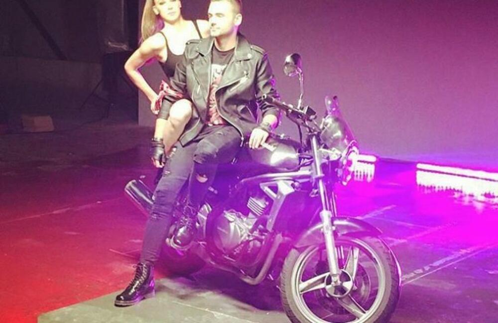 Naime, što se odvojio of 'Fantastik benda', dotadašnji Beca, za javnost je postao Beca Fantastik, po imenu grupe koju je predvodio.