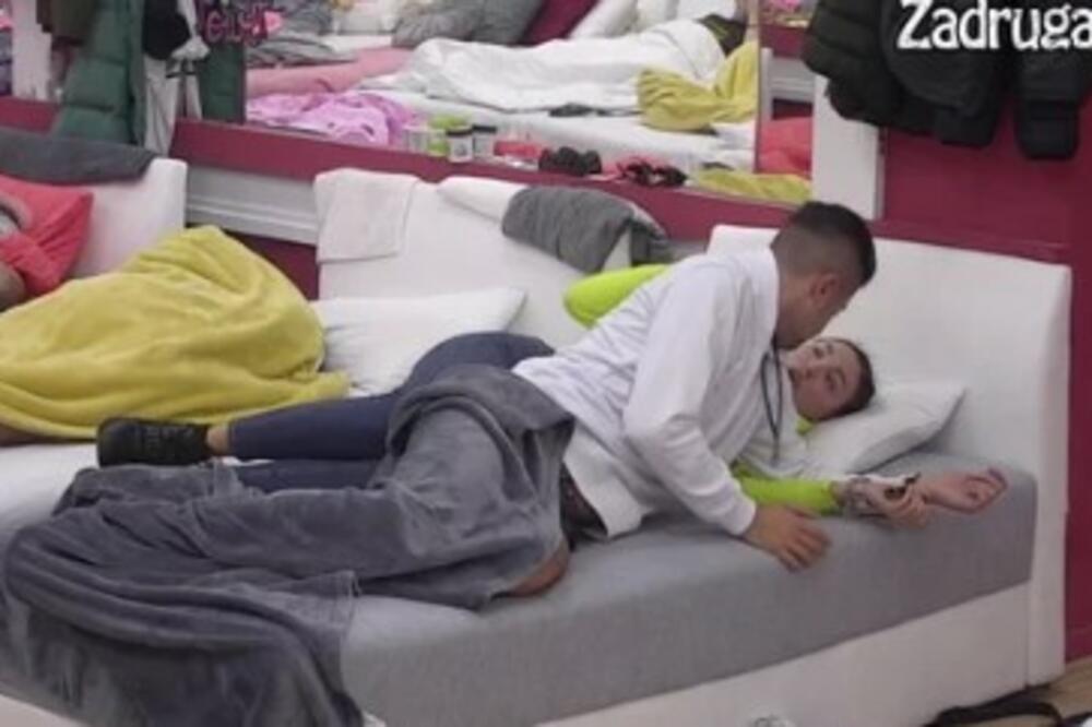 MAJA ULETELA U KREVET KOD BILALA PA NASTAO HAOS: Približila mu se FACI, a onda se desilo OVO