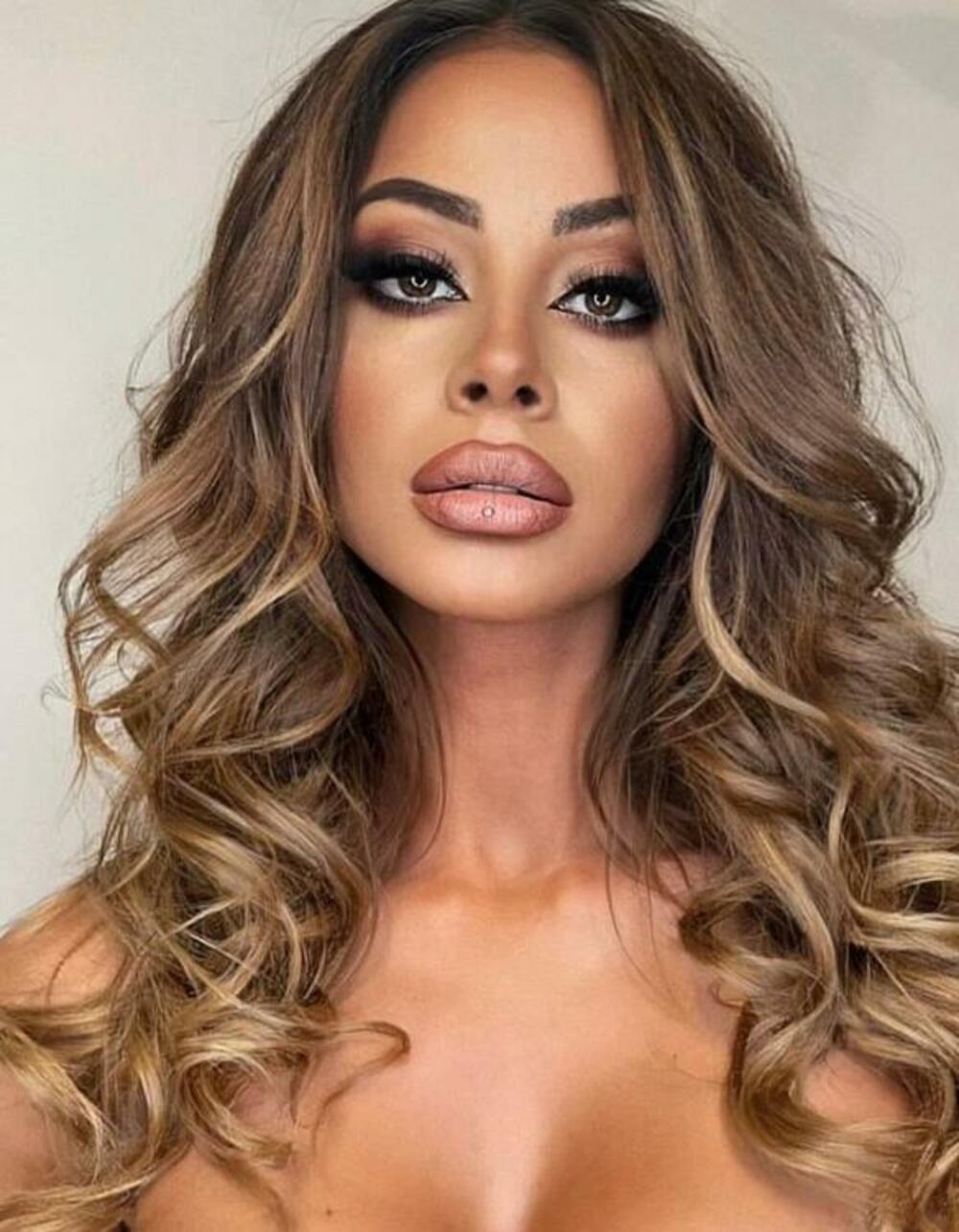 Ona je nedavno izazavla burne reakcije, kada je pokazala pirsing na usni.