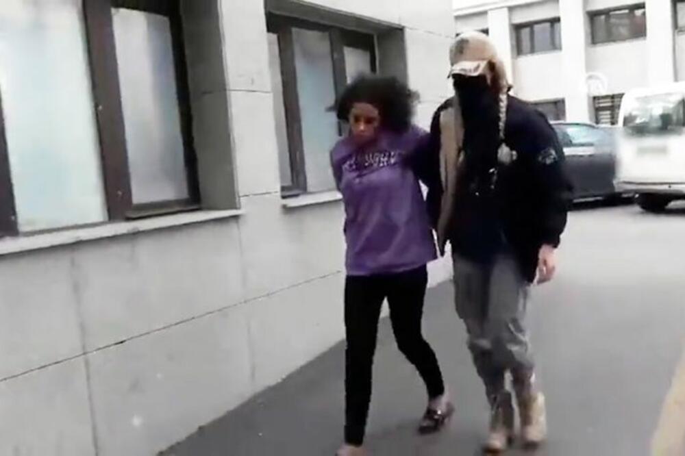 OSUMNJIČENA ZA NAPAD U ISTANBULU PRIZNALA POVEZANOST SA TERORISTIČKOM GRUPOM: Otkrila ko ju je OBUČAVAO!