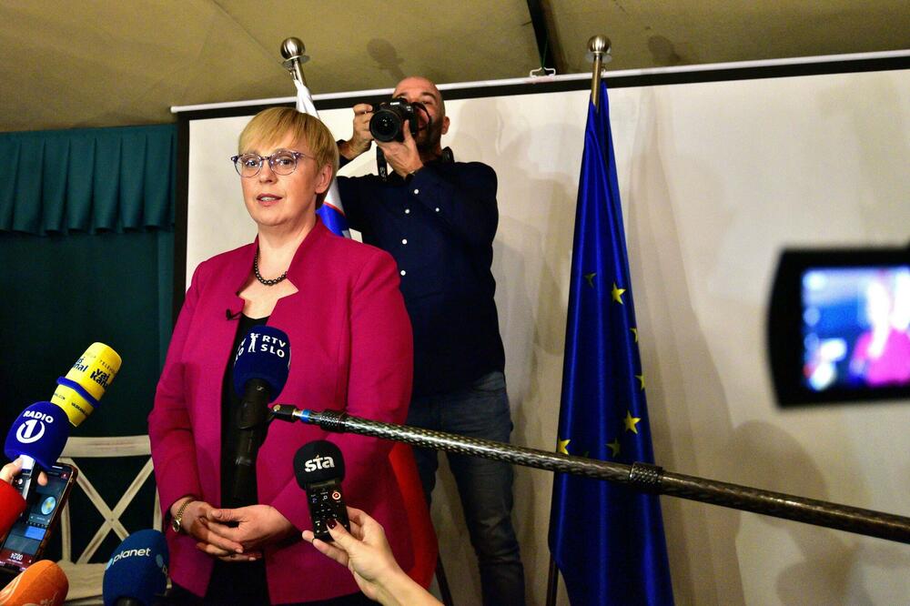 KO JE NATAŠA PIRC MUSAR PRVA PREDSEDNICA SLOVENIJE: Vozi MOTOR, a ima i NEOBIČAN HOBI! (FOTO)