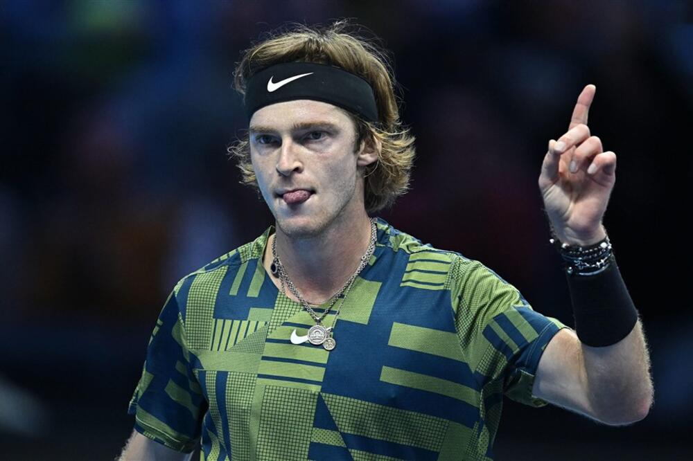 PRAVI SPEKTAKL U NOVAKOVOJ GRUPI: Ruski triler posle dva i po sata pripao Rubljovu!