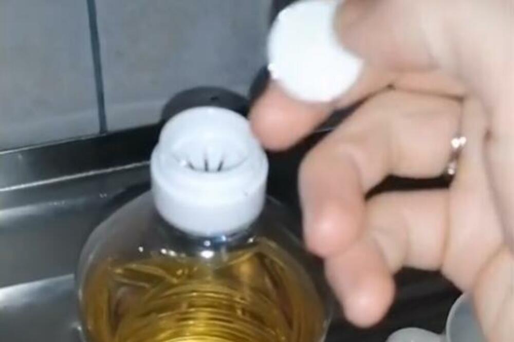 ČEP OD ULJA JE VRLO KORISTAN: Nikako ga ne bacajte, OLAKŠAĆE vam poslove u kuhinji