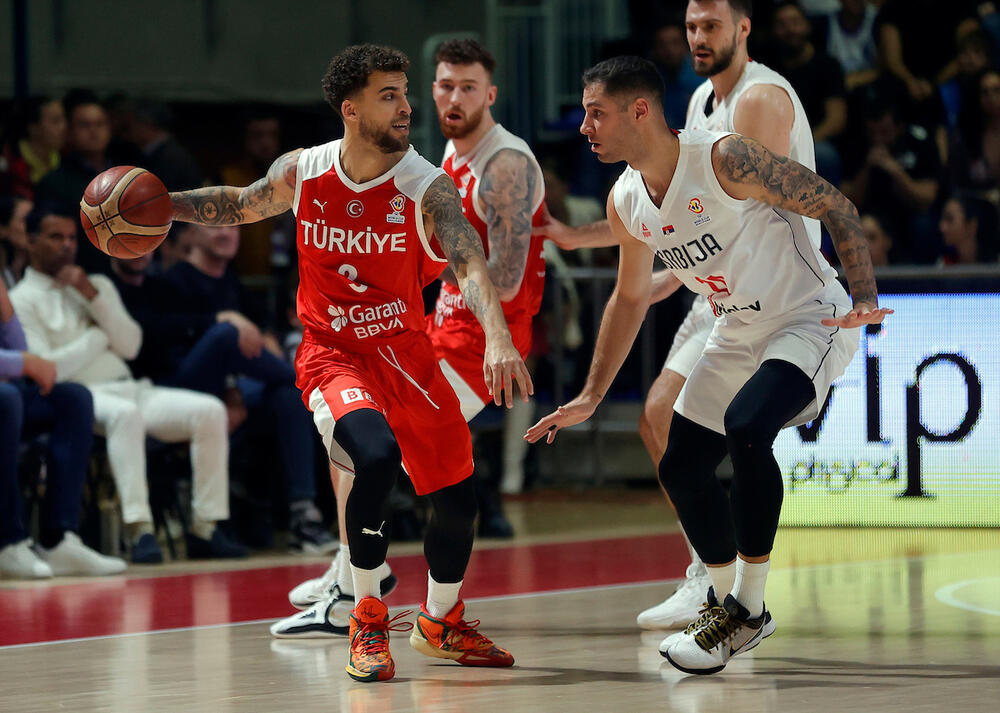 Skoti Vilbekin na utakmici Srbije i Turske