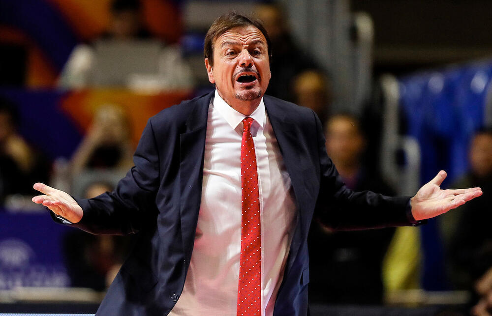 Ergin Ataman na utakmici Srbije i Turske