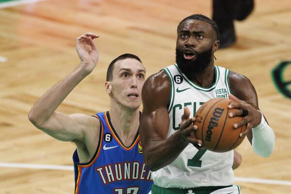 POKUŠEVSKI BRILJIRAO PROTIV BOSTONA! Tanderi nisu mogli do iznenađenja, Srbin ponovo ZASIJAO! (VIDEO)