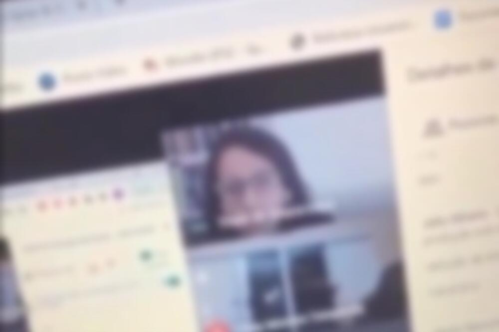 PUKLA BRUKA NA ONLAJN ČASU: Sve oči su bile UPRTE U NJU, kako je mogla da zaboravi NA KAMERU?! (VIDEO)