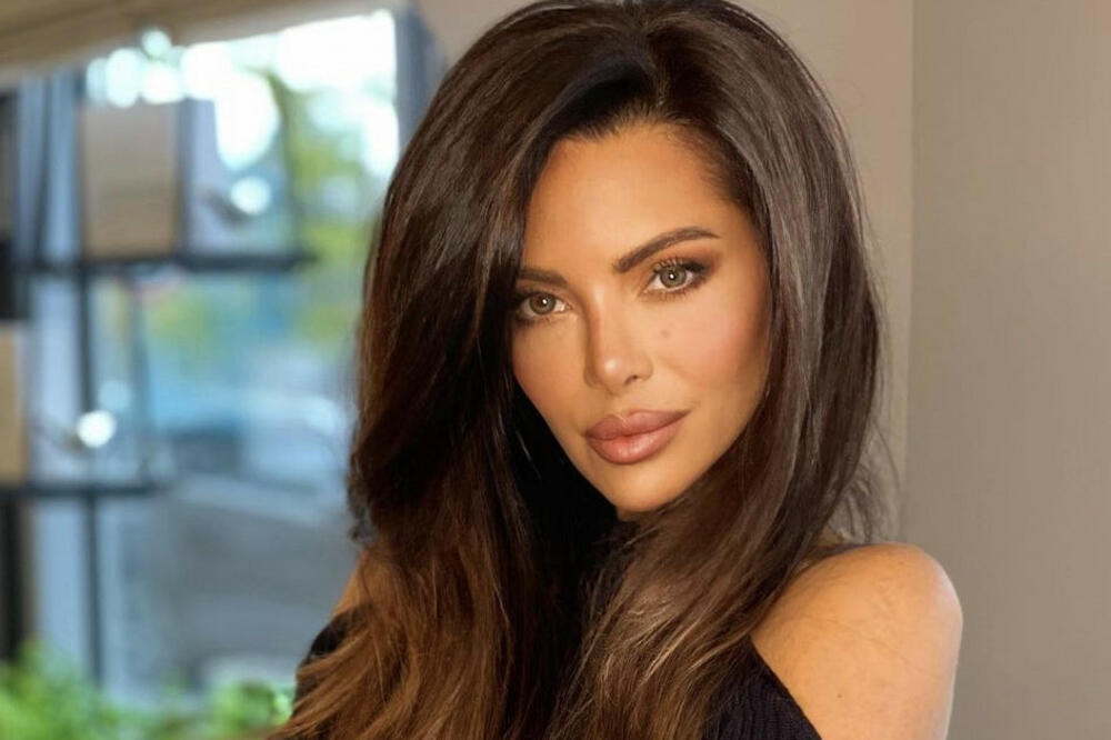 UDOVICA VIDOJA RISTOVIĆA POKAZALA ZADNJICU U KRUPNOM KADRU: Dovela sve do GRANICE PUCANJA, GORI INSTAGRAM (FOTO)