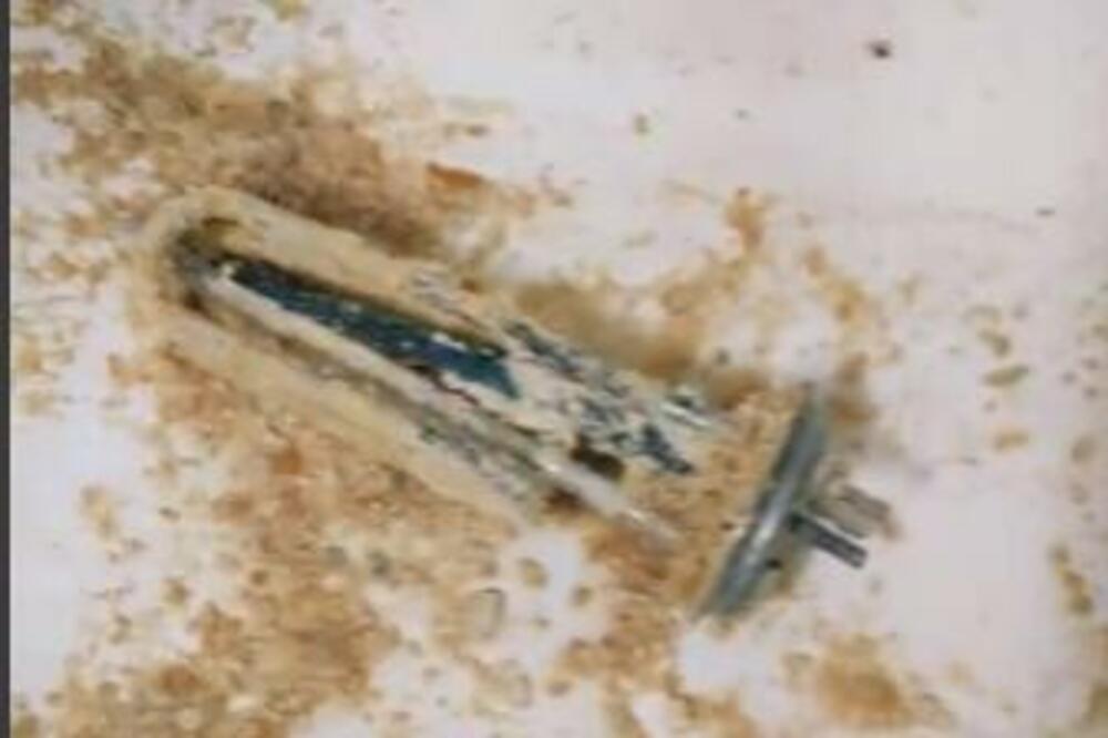 OTVORIO JE BOJLER I IZ NJEGA JE ISPALO OVO: Čovek ostao u ČUDU, a komentari su URNEBESNI