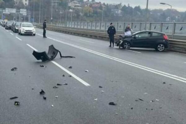 TEŠKA NESREĆA KOD HIPODROMA: Srča svuda po putu, saobraćaj ZAUSTAVLJEN! (FOTO)