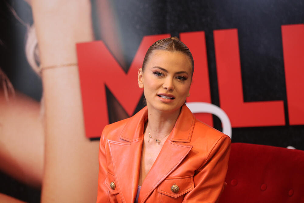 Milica Pavlović na konferenciji za medije povodom prvog solističkog koncerta u Nišu