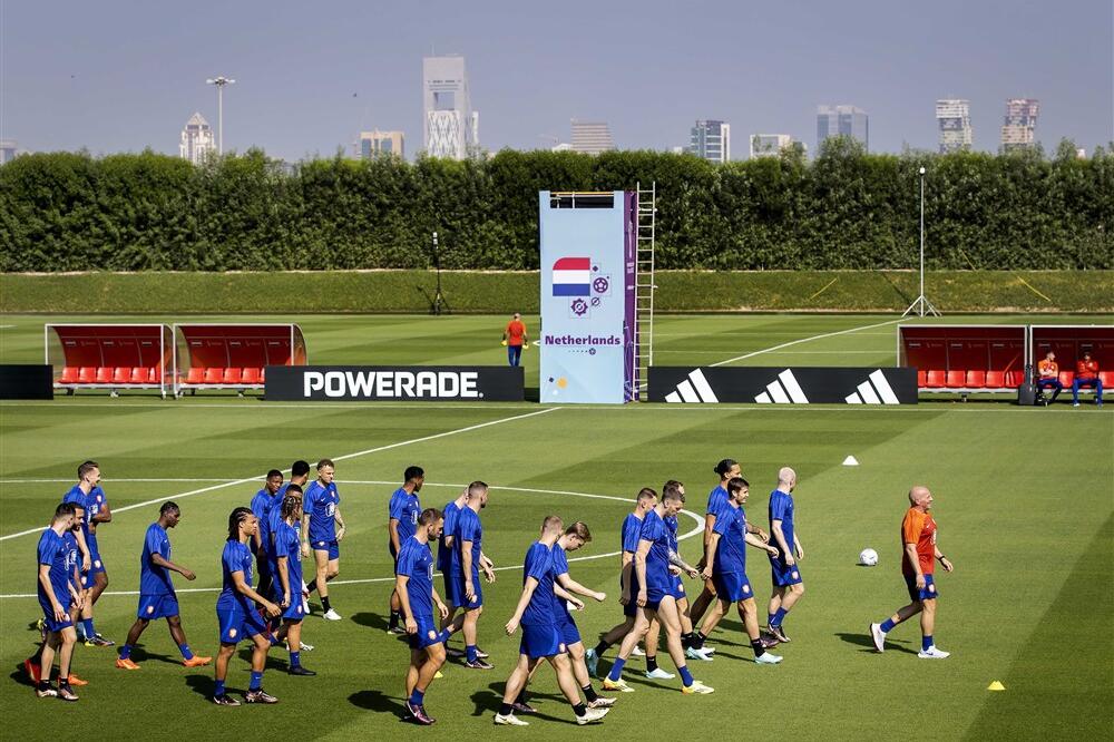 ZA RUBRIKU VEROVALI ILI NE! Van Gal otkrio kako je dao igračima brojeve koje će nositi na dresovma u Kataru!