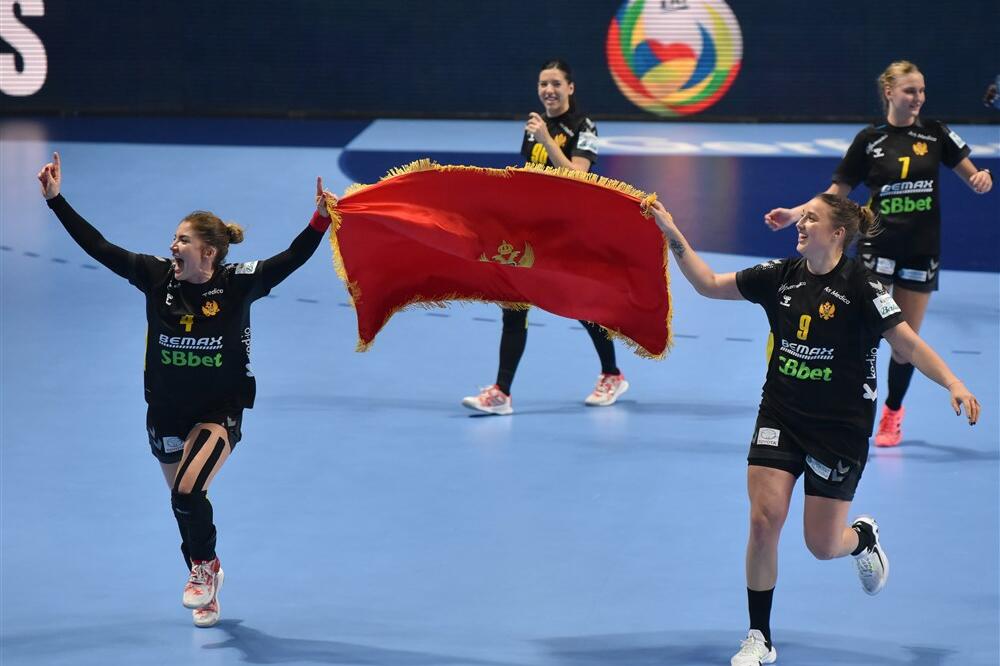 BRUKA ZA SVA VREMENA! Rukometašice Crne Gore pobedu slavile uz Tompsonove pesme! (VIDEO)